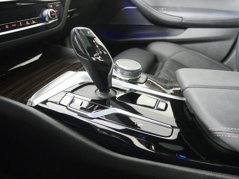 Certified 2023 BMW 540i w/ Premium Package image 25