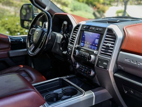 Used 2021 Ford F350 Platinum w/ Tremor Off-Road Package AWD/4WD image 26
