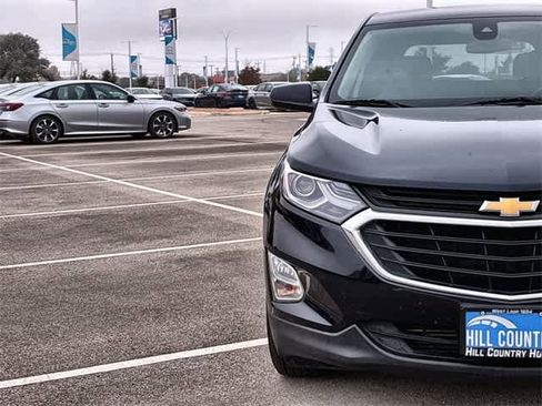 Used 2021 Chevrolet Equinox LT w/ Driver Convenience Package image 10