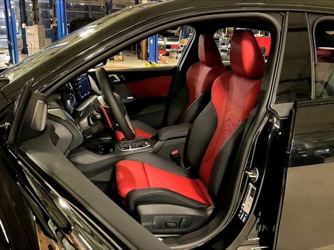 Used 2025 BMW M235i xDrive M235 xDrive w/ Premium Package image 9