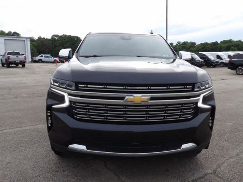 Used 2024 Chevrolet Tahoe Premier RWD image 3