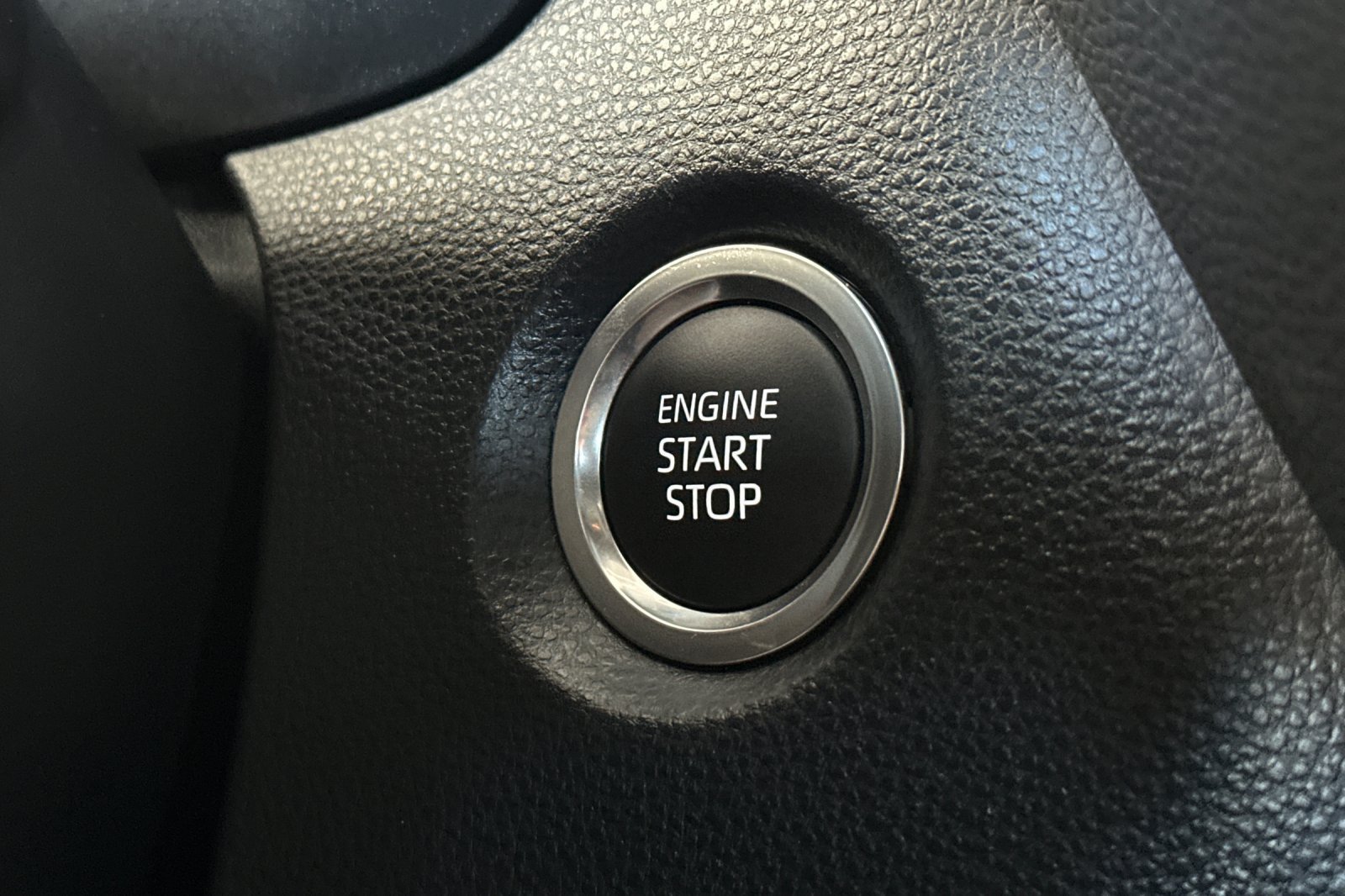 Used 2026 Toyota Corolla SE w/ SE Package FWD image 28