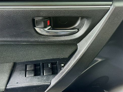 Used 2019 Toyota Corolla LE image 21