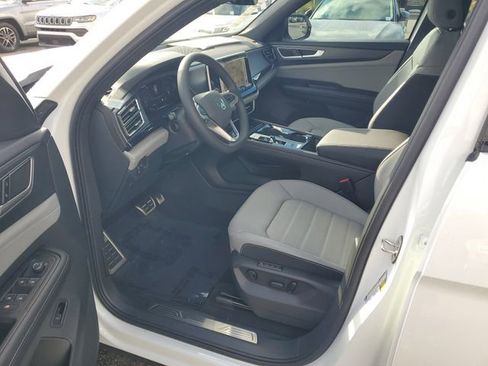 New 2026 Volkswagen Atlas Cross Sport SEL R-Line AWD/4WD image 18
