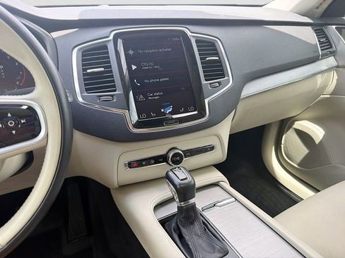 Used 2021 Volvo XC90 T5 Momentum w/ Climate Package FWD image 29