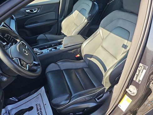 Used 2024 Volvo S60 B5 Plus FWD image 19