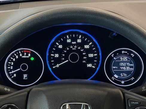 Used 2018 Honda HR-V LX image 29