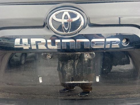 Certified 2018 Toyota 4Runner SR5 image 5