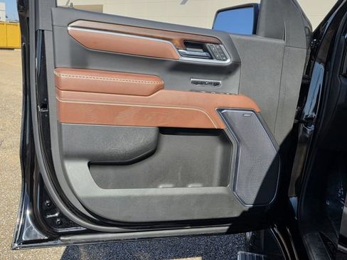 Used 2025 GMC Sierra 1500 Denali Ultimate image 15