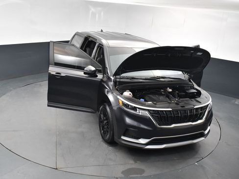 Certified 2024 Kia Carnival LX image 21