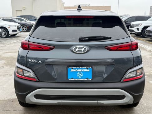 Used 2022 Hyundai Kona SE image 9
