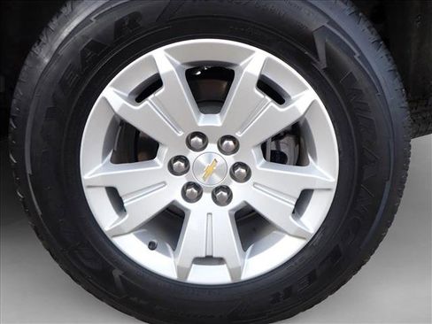 Used 2022 Chevrolet Colorado LT w/ LT Convenience Package image 7