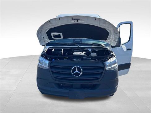 Used 2025 Mercedes-Benz Sprinter 2500 image 11