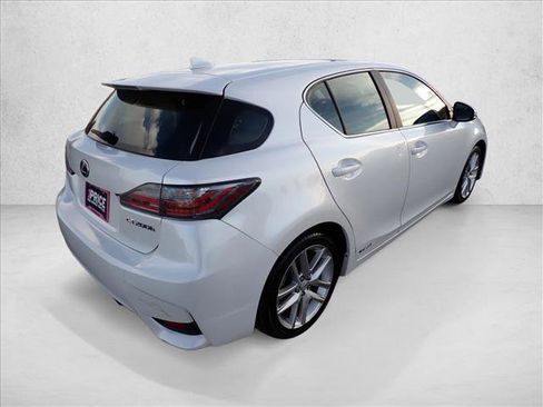 Used 2016 Lexus CT 200h image 4
