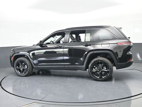 New 2026 Jeep Grand Cherokee Limited w/ Limited Altitude Package RWD image 3