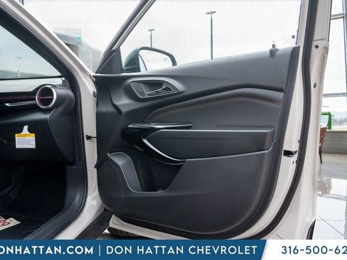 New 2026 Chevrolet Trax RS image 25