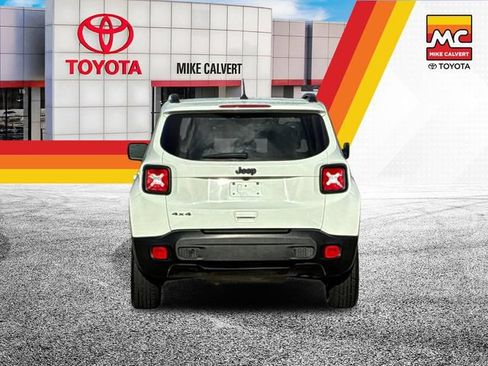Used 2023 Jeep Renegade Latitude AWD/4WD image 4