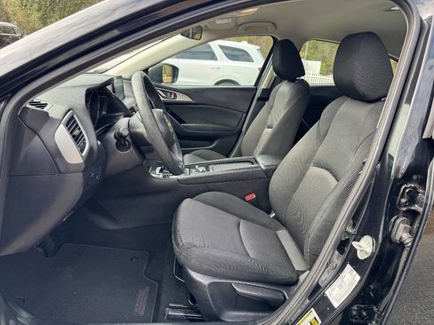 Used 2018 MAZDA MAZDA3 Sport image 10