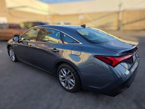 Used 2019 Toyota Avalon XLE w/ Moonroof Package FWD image 4