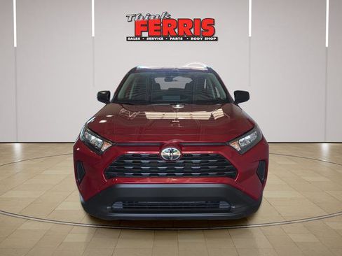 Used 2021 Toyota RAV4 LE AWD/4WD image 2
