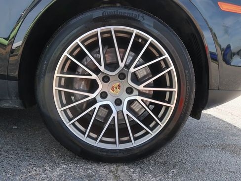 Used 2023 Porsche Cayenne Platinum Edition AWD/4WD image 55