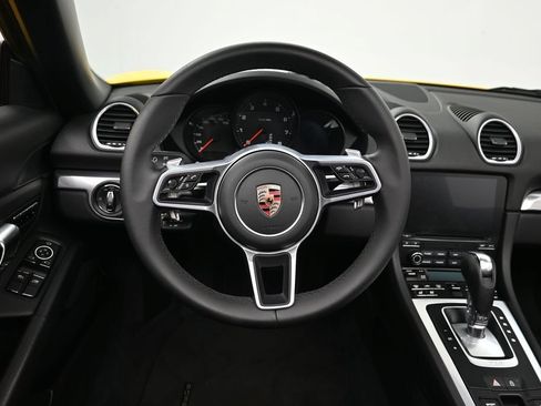 Certified 2023 Porsche 718 Boxster RWD image 9
