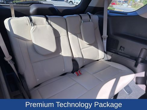 Used 2020 Ford Explorer Platinum w/ Premium Technology Package image 28