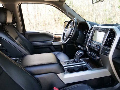 Used 2020 Ford F150 Lariat image 42