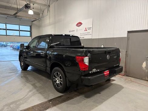 Used 2020 Nissan Titan SV w/ SV Convenience Package AWD/4WD image 5