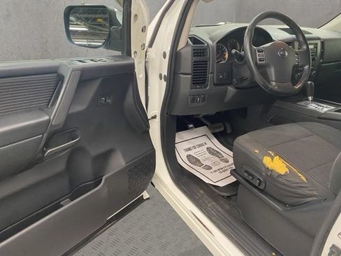 Used 2010 Nissan Titan SE w/ Heavy Metal Edition Pkg AWD/4WD image 16