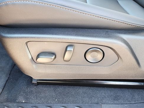 New 2026 GMC Canyon Elevation w/ Convenience Package image 17