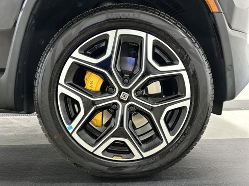 Used 2024 Rivian R1S Adventure AWD/4WD image 11