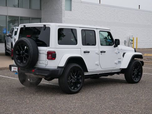 Used 2024 Jeep Wrangler Unlimited Sahara AWD/4WD image 3