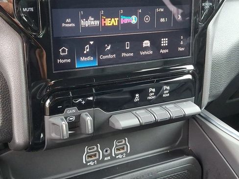 Used 2025 RAM 1500 Big Horn AWD/4WD image 16