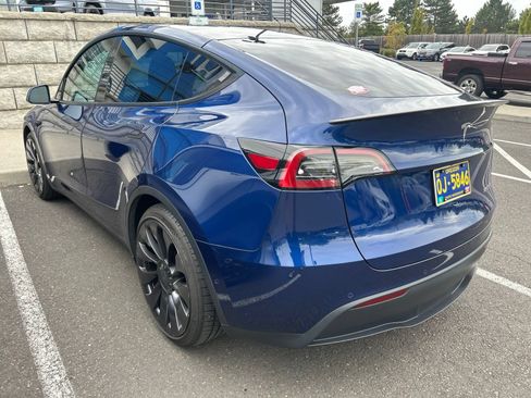 Used 2022 Tesla Model Y Performance AWD/4WD image 6