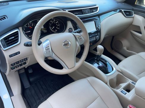 Used 2015 Nissan Rogue SL w/ SL Premium Package image 4