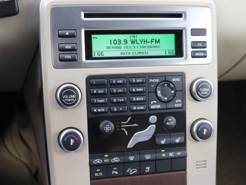 Used 2011 Volvo XC70 3.2 AWD/4WD image 13