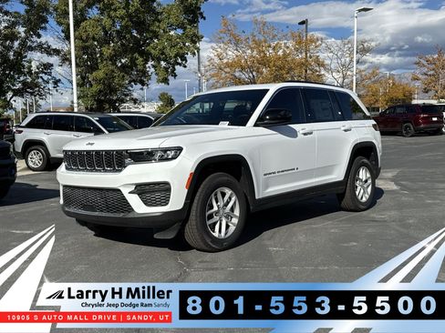 Used 2025 Jeep Grand Cherokee Laredo X w/ Trailer Tow Package AWD/4WD image 1