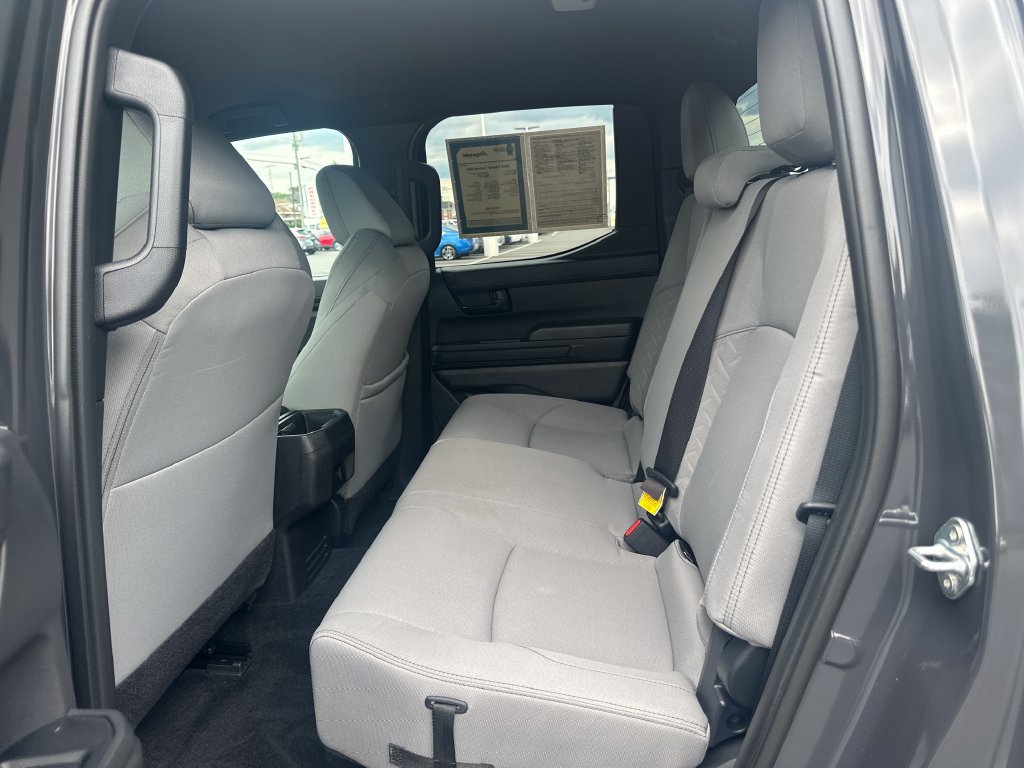 Used 2025 Toyota Tacoma SR5 AWD/4WD image 17