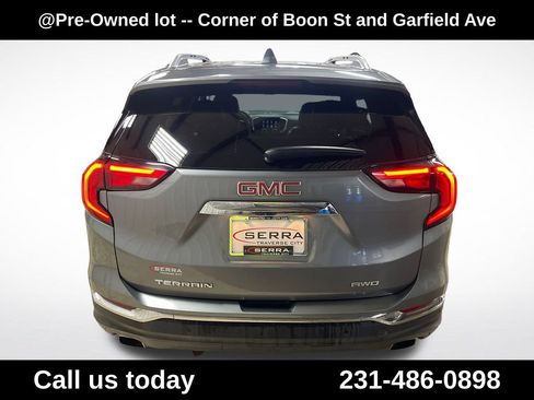 Used 2020 GMC Terrain SLT w/ Preferred Package AWD/4WD image 4