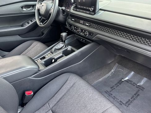 Used 2023 Honda Accord EX image 31