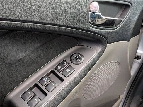 Used 2015 Kia Forte LX image 3