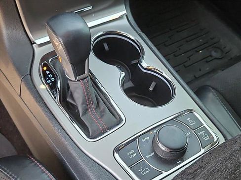 Used 2019 Jeep Grand Cherokee Trailhawk AWD/4WD image 15
