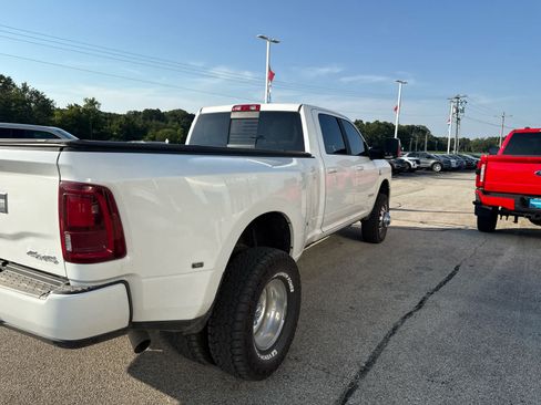 Used 2025 RAM 3500 Laramie AWD/4WD image 3