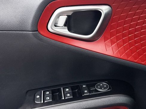 Certified 2023 Kia Soul GT-Line FWD image 28