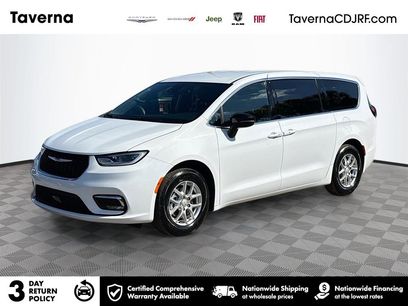 Used 2026 Chrysler Pacifica Select