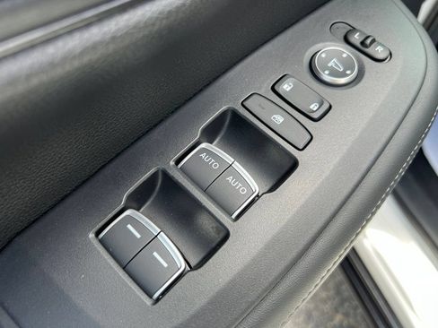 Used 2025 Honda HR-V EX-L image 38