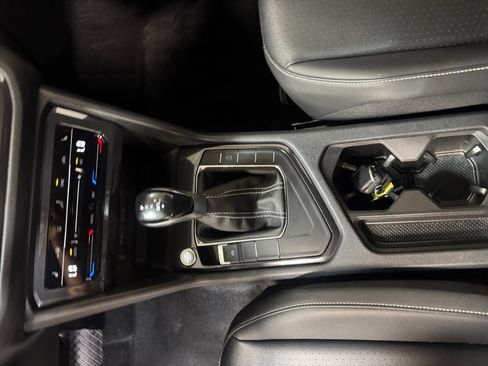 Used 2023 Volkswagen Tiguan SE FWD image 15