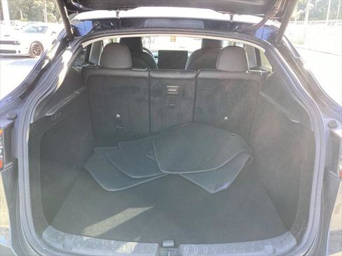 Used 2024 Tesla Model Y Long Range image 18