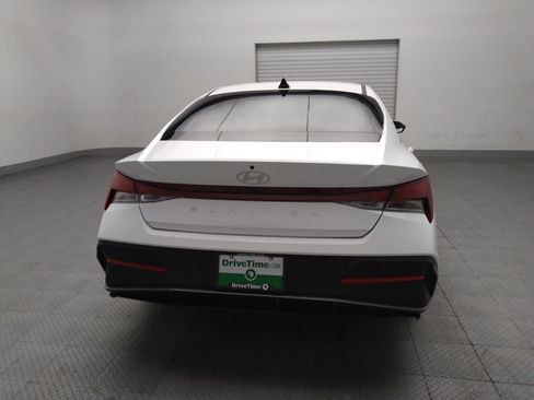 Used 2025 Hyundai Elantra SE FWD image 7